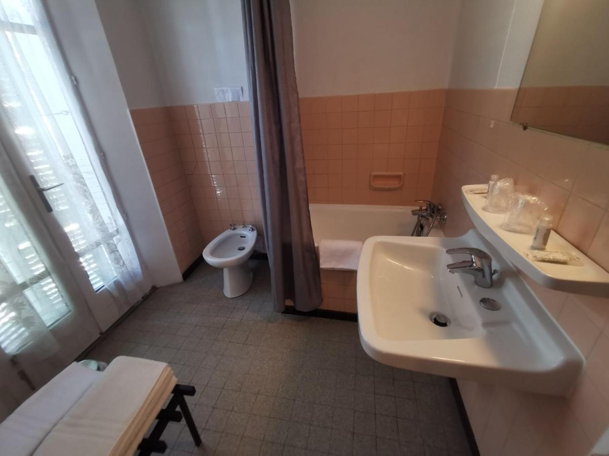 Hotel Le Tourisme Embrun Εξωτερικό φωτογραφία