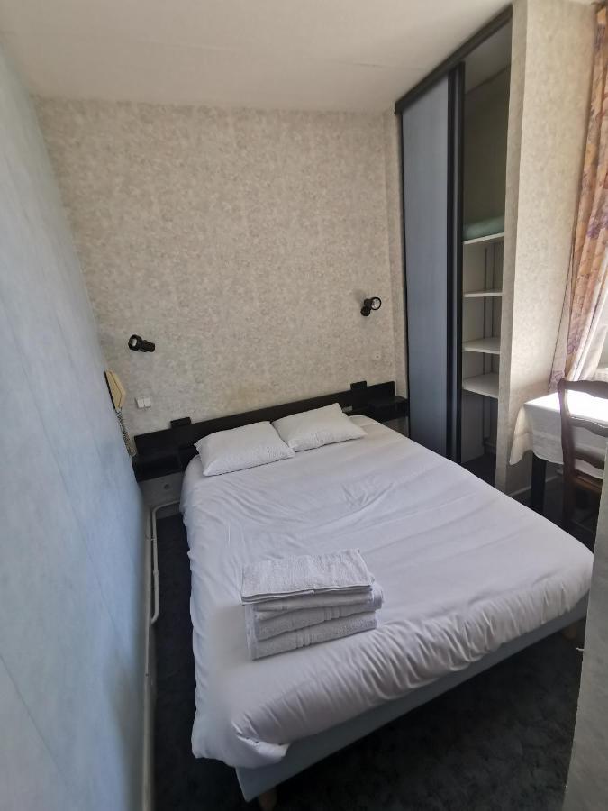 Hotel Le Tourisme Embrun Εξωτερικό φωτογραφία